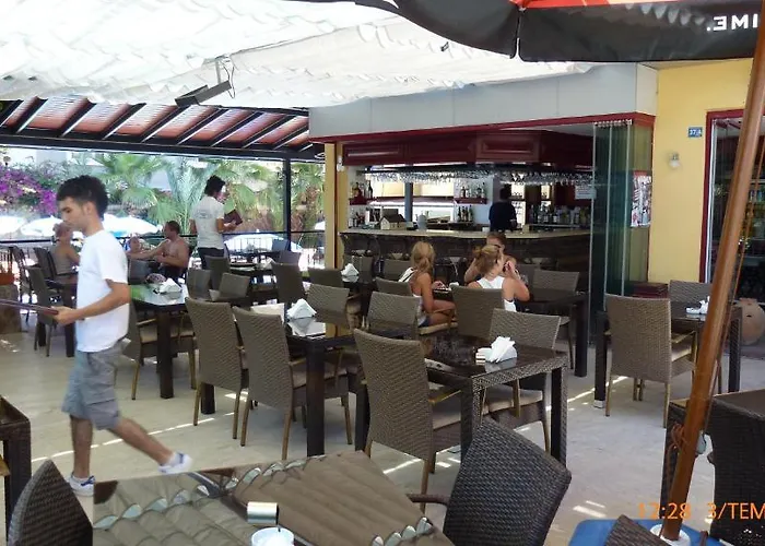 Aroma Готель 3*